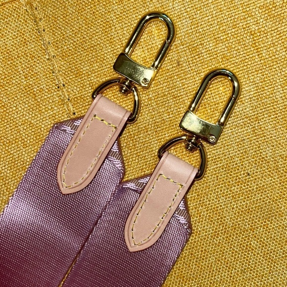 NWT Pink Beige stripe Adjustable Wide Crossbody Strap w/Leather & Gold Hardware - Picture 9 of 11